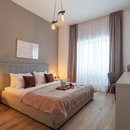Loggia & Luxe 5Br Penthouse In Universitatii Area 부쿠레슈티 외부 사진