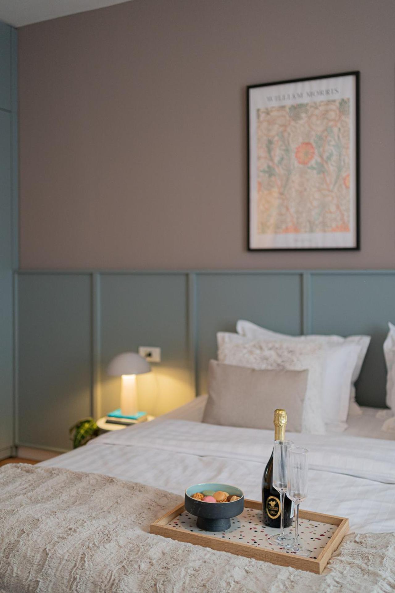 Loggia & Luxe 5Br Penthouse In Universitatii Area 부쿠레슈티 외부 사진