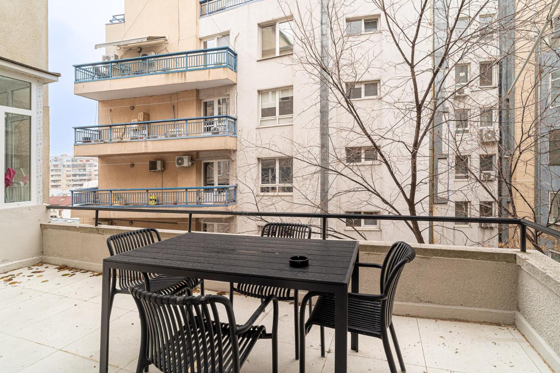 Loggia & Luxe 5Br Penthouse In Universitatii Area 부쿠레슈티 외부 사진
