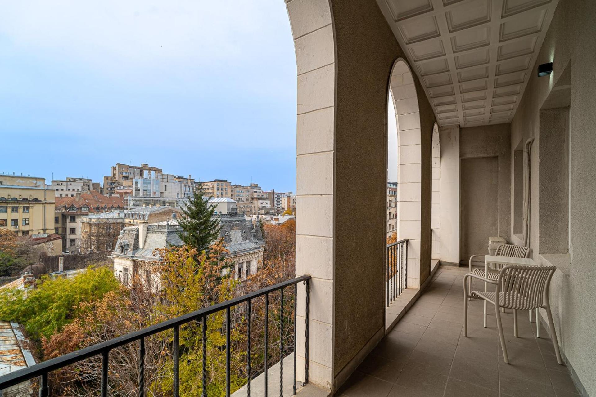 Loggia & Luxe 5Br Penthouse In Universitatii Area 부쿠레슈티 외부 사진